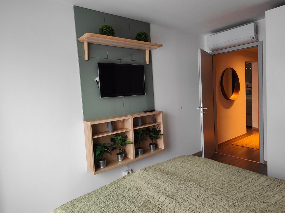 Ezüst Panoráma Lovely 1 bedroom condo on the beach Siófok Exterior foto